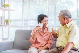 중장년 뼈 건강 비상… 하루 칼슘 섭취량, 권장량에 70% 불과